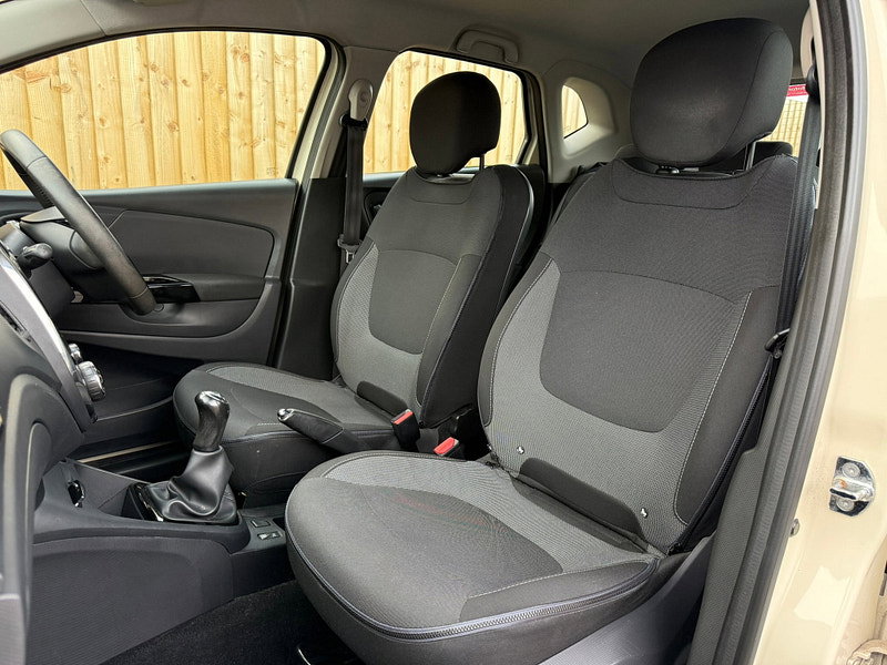 Renault Captur 0.9 TCe ENERGY Dynamique Nav SUV 5dr Petrol Manual Euro 6 (s/s) (90 ps)