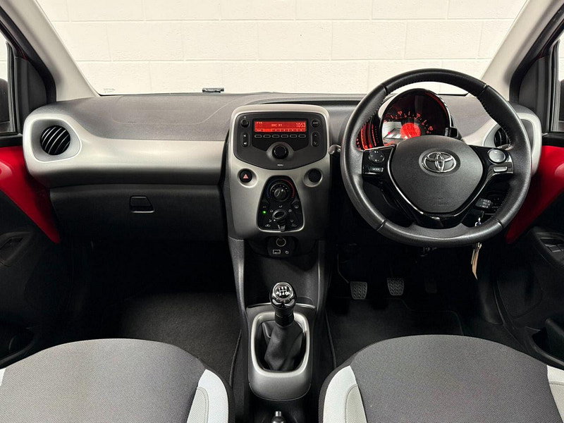 Toyota Aygo 1.0 VVT-i x-play Hatchback 3dr Petrol Manual Euro 6 (68 ps) DAB, LED LIGHTS, IDEAL 1ST CAR