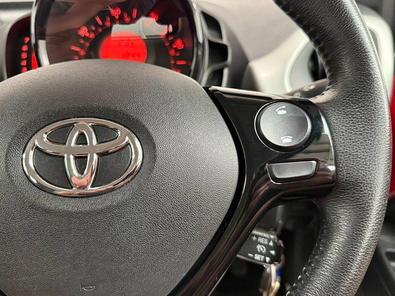 Toyota Aygo 1.0 VVT-i x-play Hatchback 3dr Petrol Manual Euro 6 (68 ps) DAB, LED LIGHTS, IDEAL 1ST CAR