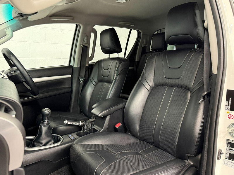 Toyota HI-LUX 2.4 D-4D Invincible X Pickup Double Cab 4dr Diesel Manual 4WD Euro 6 (TSS, 3.5t) (150 ps) NAV, CAMERA, HTD SEATS, PLUS VAT