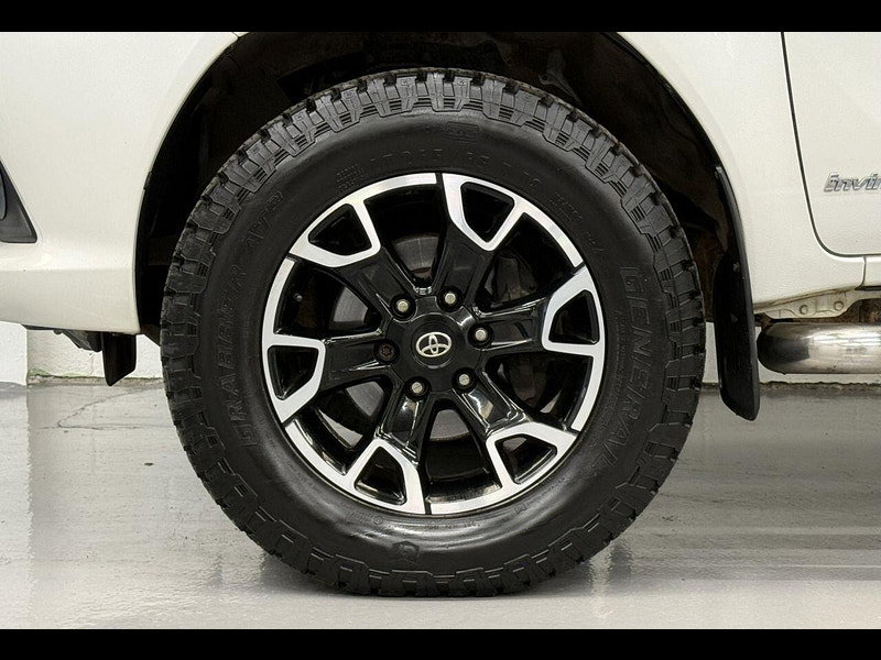 Toyota HI-LUX 2.4 D-4D Invincible X Pickup Double Cab 4dr Diesel Manual 4WD Euro 6 (TSS, 3.5t) (150 ps) NAV, CAMERA, HTD SEATS, PLUS VAT