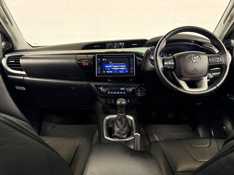 Toyota HI-LUX 2.4 D-4D Invincible X Pickup Double Cab 4dr Diesel Manual 4WD Euro 6 (TSS, 3.5t) (150 ps) NAV, CAMERA, HTD SEATS, PLUS VAT