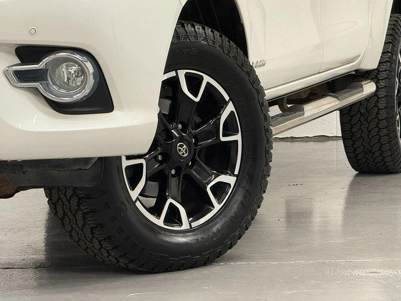 Toyota HI-LUX 2.4 D-4D Invincible X Pickup Double Cab 4dr Diesel Manual 4WD Euro 6 (TSS, 3.5t) (150 ps) NAV, CAMERA, HTD SEATS, PLUS VAT