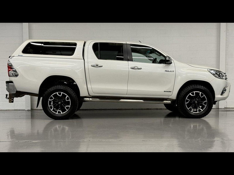 Toyota HI-LUX 2.4 D-4D Invincible X Pickup Double Cab 4dr Diesel Manual 4WD Euro 6 (TSS, 3.5t) (150 ps) NAV, CAMERA, HTD SEATS, PLUS VAT