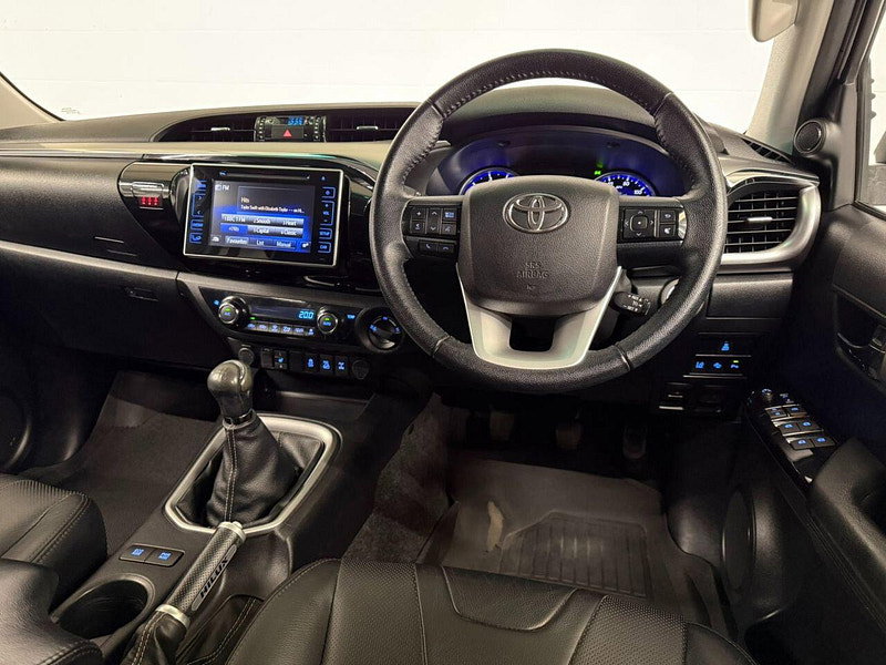 Toyota HI-LUX 2.4 D-4D Invincible X Pickup Double Cab 4dr Diesel Manual 4WD Euro 6 (TSS, 3.5t) (150 ps) NAV, CAMERA, HTD SEATS, PLUS VAT
