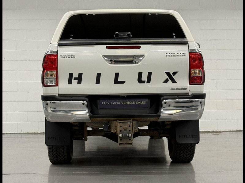 Toyota HI-LUX 2.4 D-4D Invincible X Pickup Double Cab 4dr Diesel Manual 4WD Euro 6 (TSS, 3.5t) (150 ps) NAV, CAMERA, HTD SEATS, PLUS VAT