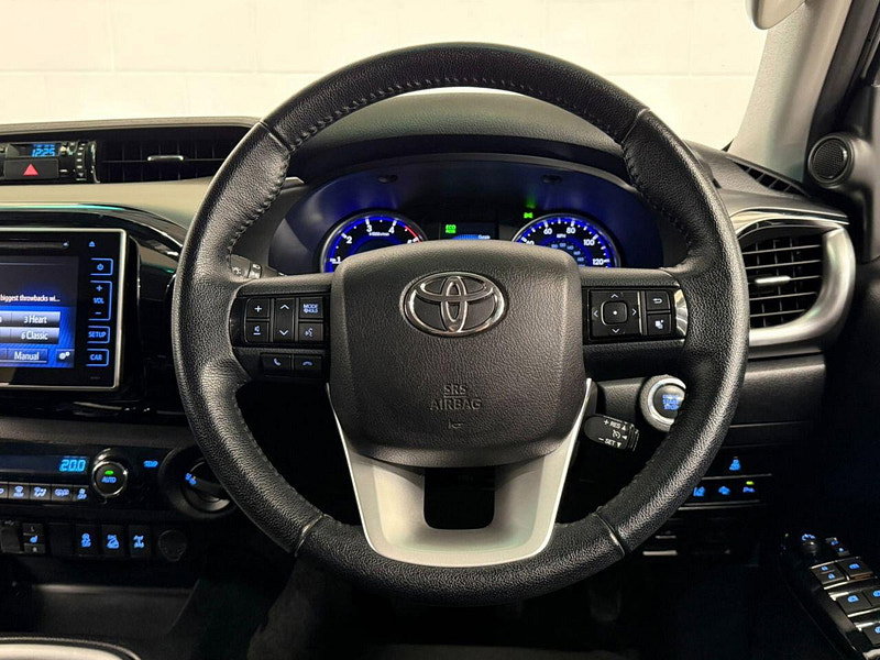 Toyota HI-LUX 2.4 D-4D Invincible X Pickup Double Cab 4dr Diesel Manual 4WD Euro 6 (TSS, 3.5t) (150 ps) NAV, CAMERA, HTD SEATS, PLUS VAT