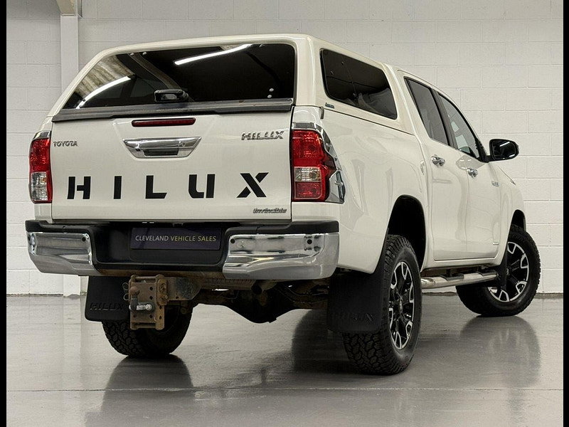 Toyota HI-LUX 2.4 D-4D Invincible X Pickup Double Cab 4dr Diesel Manual 4WD Euro 6 (TSS, 3.5t) (150 ps) NAV, CAMERA, HTD SEATS, PLUS VAT
