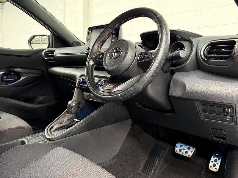 Toyota Yaris 1.5 VVT-h GR SPORT Hatchback 5dr Petrol Hybrid E-CVT Euro 6 (s/s) (116 ps)