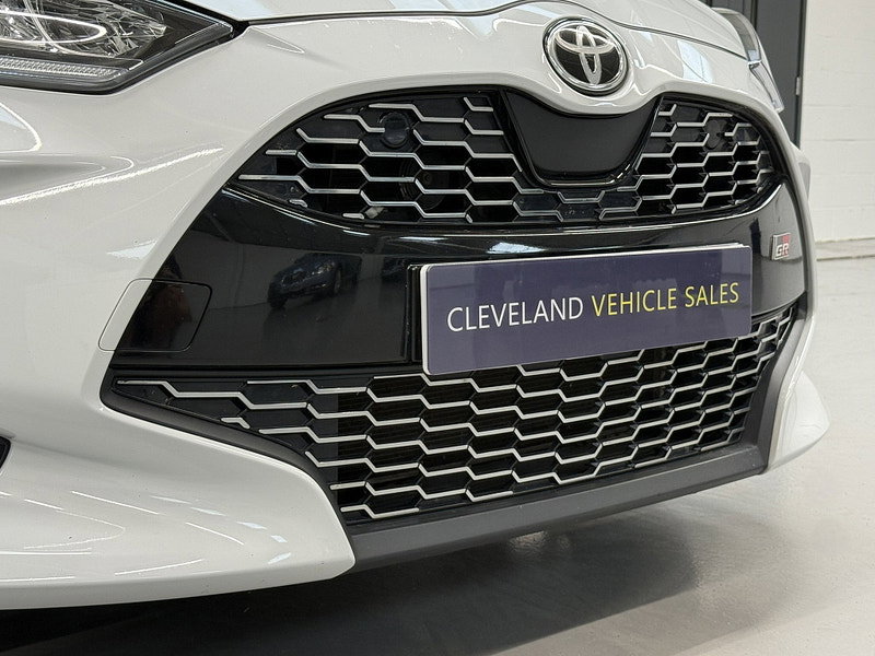 Toyota Yaris 1.5 VVT-h GR SPORT Hatchback 5dr Petrol Hybrid E-CVT Euro 6 (s/s) (116 ps)