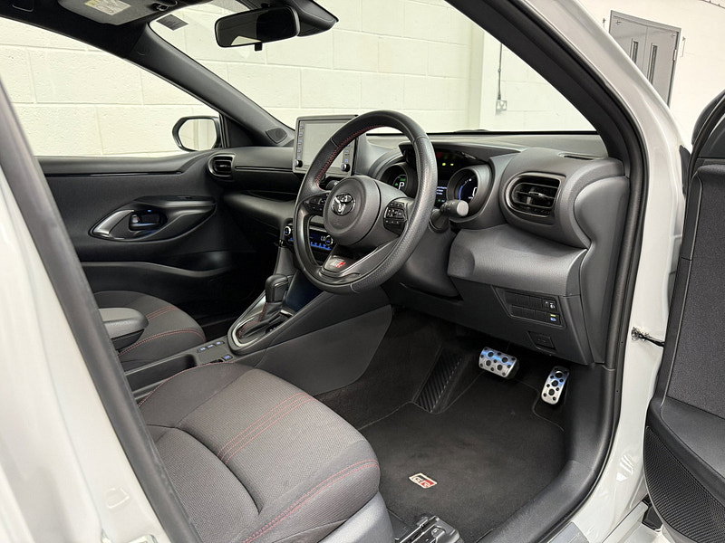 Toyota Yaris 1.5 VVT-h GR SPORT Hatchback 5dr Petrol Hybrid E-CVT Euro 6 (s/s) (116 ps)
