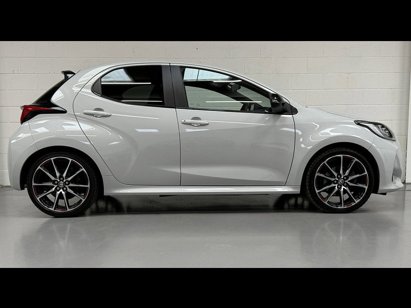Toyota Yaris 1.5 VVT-h GR SPORT Hatchback 5dr Petrol Hybrid E-CVT Euro 6 (s/s) (116 ps)