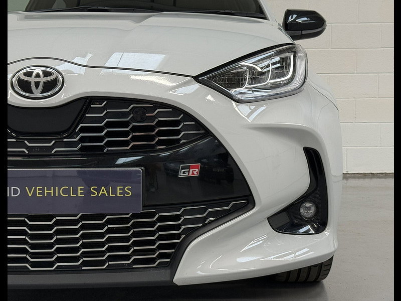Toyota Yaris 1.5 VVT-h GR SPORT Hatchback 5dr Petrol Hybrid E-CVT Euro 6 (s/s) (116 ps)