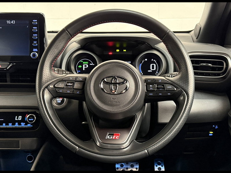 Toyota Yaris 1.5 VVT-h GR SPORT Hatchback 5dr Petrol Hybrid E-CVT Euro 6 (s/s) (116 ps)