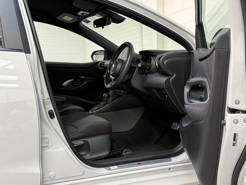 Toyota Yaris 1.5 VVT-h GR SPORT Hatchback 5dr Petrol Hybrid E-CVT Euro 6 (s/s) (116 ps)