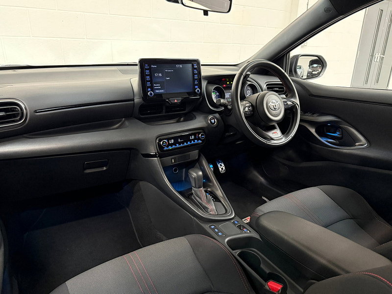 Toyota Yaris 1.5 VVT-h GR SPORT Hatchback 5dr Petrol Hybrid E-CVT Euro 6 (s/s) (116 ps)