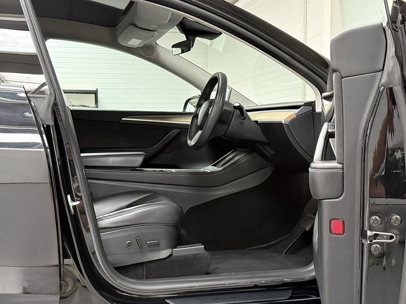 Tesla Model Y (Dual Motor) Long Range SUV 5dr Electric Auto 4WDE (384 bhp)