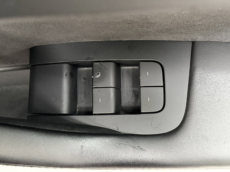 Tesla Model Y (Dual Motor) Long Range SUV 5dr Electric Auto 4WDE (384 bhp)