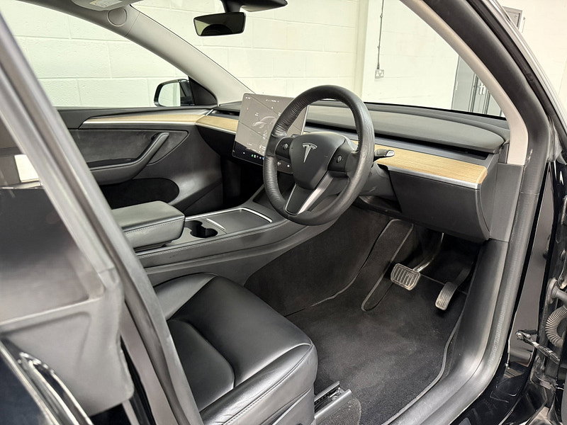 Tesla Model Y (Dual Motor) Long Range SUV 5dr Electric Auto 4WDE (384 bhp)