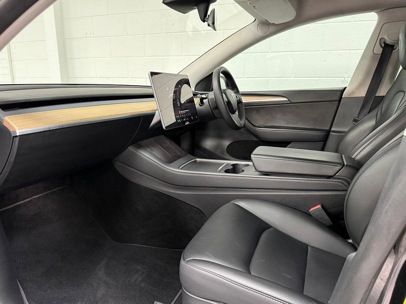 Tesla Model Y (Dual Motor) Long Range SUV 5dr Electric Auto 4WDE (384 bhp)
