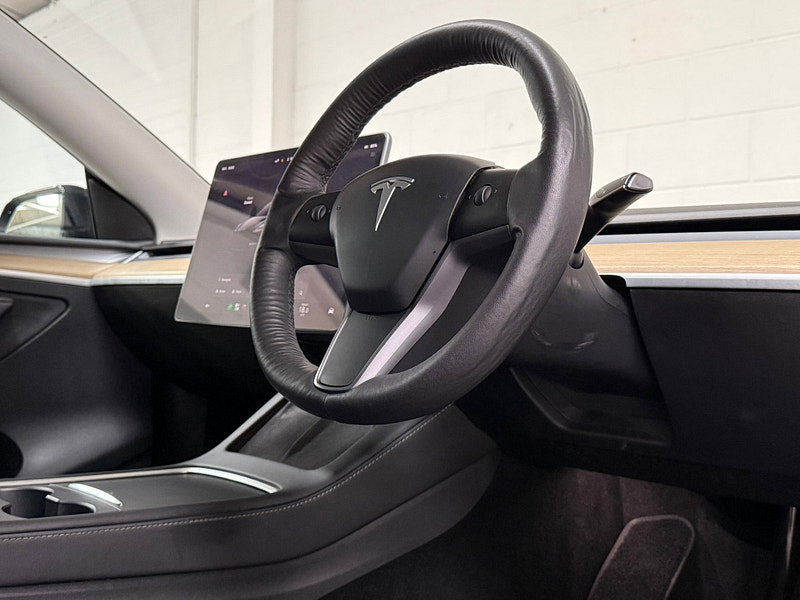 Tesla Model Y (Dual Motor) Long Range SUV 5dr Electric Auto 4WDE (384 bhp)