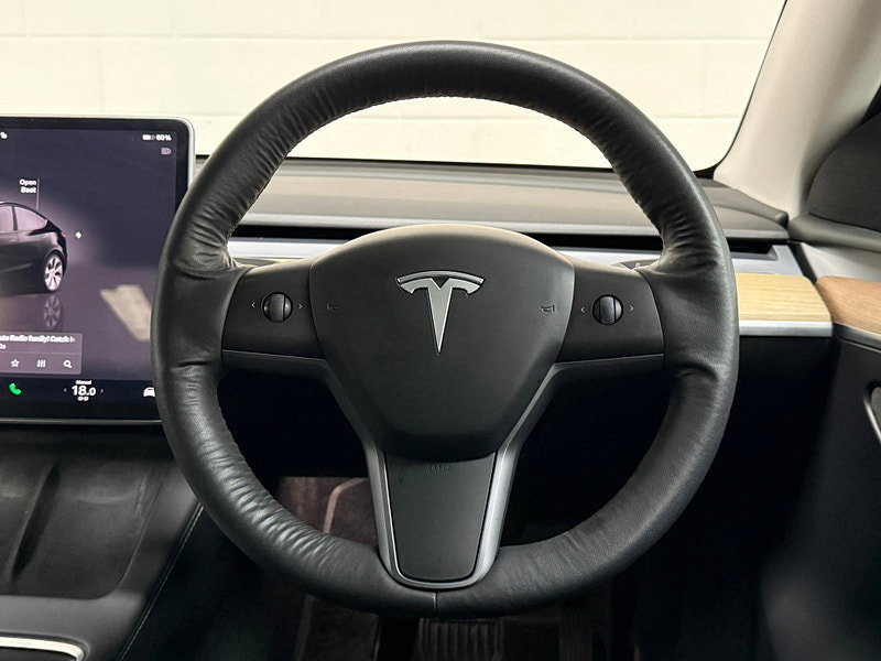 Tesla Model Y (Dual Motor) Long Range SUV 5dr Electric Auto 4WDE (384 bhp)