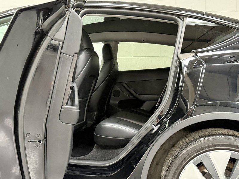 Tesla Model Y (Dual Motor) Long Range SUV 5dr Electric Auto 4WDE (384 bhp)