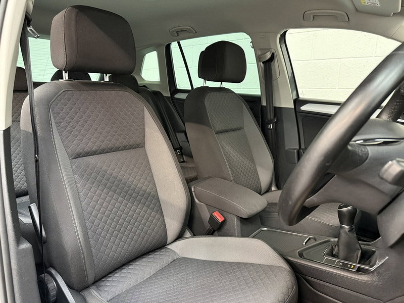 Volkswagen Tiguan 2.0 TDI SE Navigation SUV 5dr Diesel Manual Euro 6 (s/s) (150 ps) 19'S-FRONT ASSIST-LANE ASSIST-MEDIA
