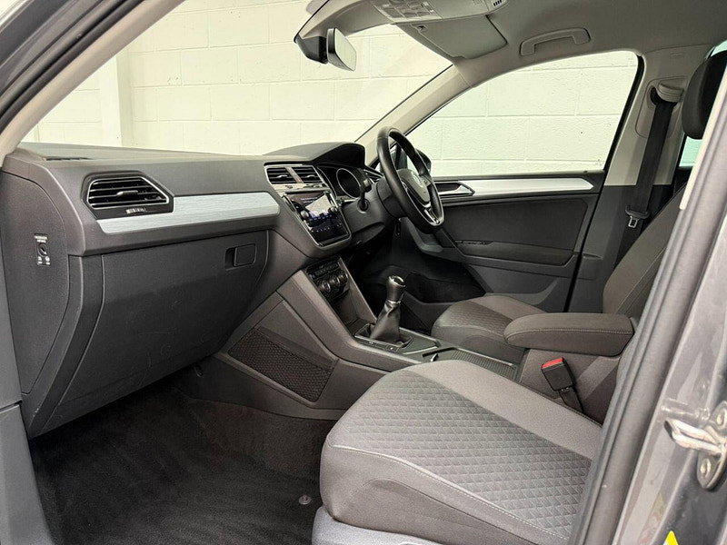 Volkswagen Tiguan 2.0 TDI SE Navigation SUV 5dr Diesel Manual Euro 6 (s/s) (150 ps) 19'S-FRONT ASSIST-LANE ASSIST-MEDIA