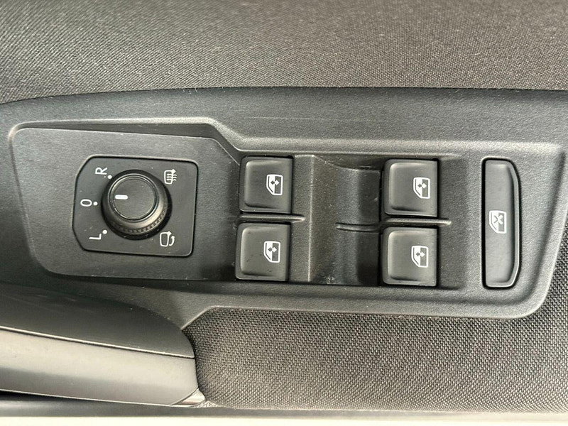 Volkswagen Tiguan 2.0 TDI SE Navigation SUV 5dr Diesel Manual Euro 6 (s/s) (150 ps) 19'S-FRONT ASSIST-LANE ASSIST-MEDIA