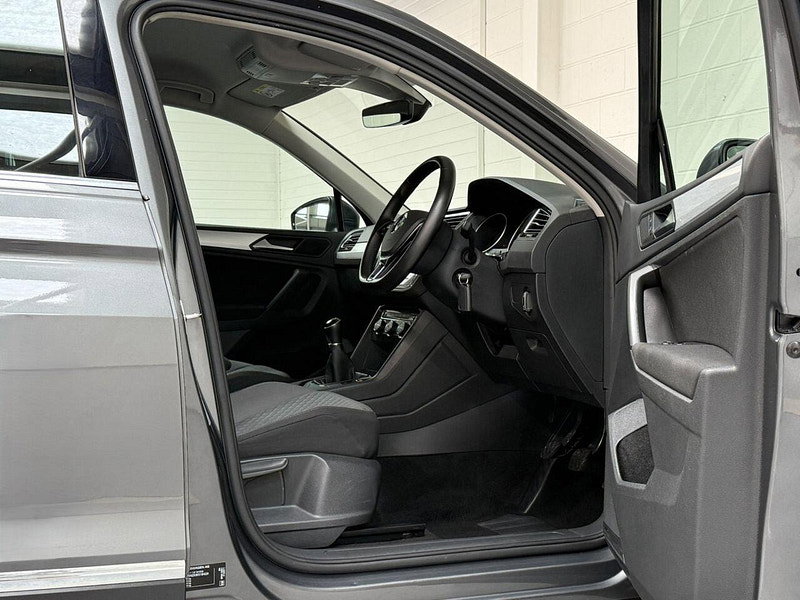 Volkswagen Tiguan 2.0 TDI SE Navigation SUV 5dr Diesel Manual Euro 6 (s/s) (150 ps) 19'S-FRONT ASSIST-LANE ASSIST-MEDIA