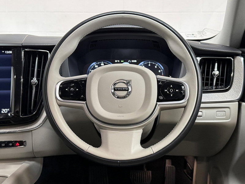 Volvo XC60 2.0 T5 Inscription Pro SUV 5dr Petrol Auto AWD Euro 6 (s/s) (250 ps)