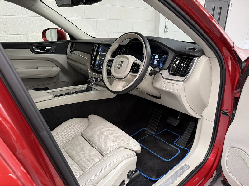 Volvo XC60 2.0 T5 Inscription Pro SUV 5dr Petrol Auto AWD Euro 6 (s/s) (250 ps)