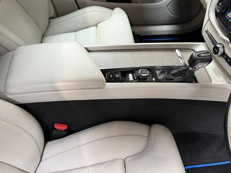 Volvo XC60 2.0 T5 Inscription Pro SUV 5dr Petrol Auto AWD Euro 6 (s/s) (250 ps)