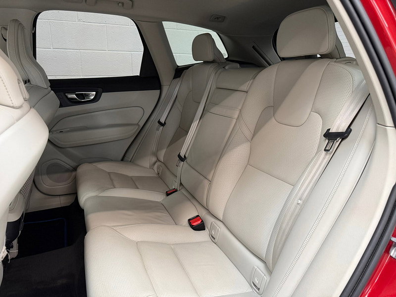 Volvo XC60 2.0 T5 Inscription Pro SUV 5dr Petrol Auto AWD Euro 6 (s/s) (250 ps)