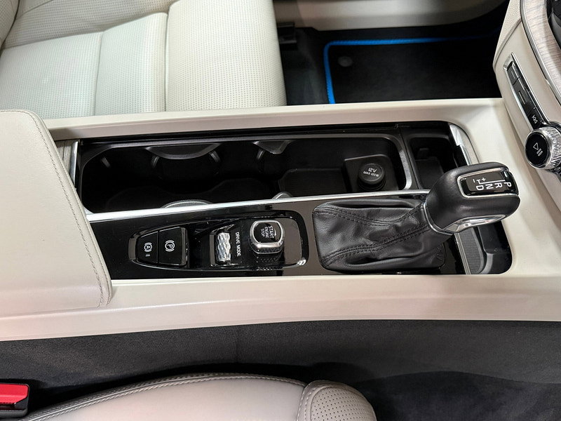 Volvo XC60 2.0 T5 Inscription Pro SUV 5dr Petrol Auto AWD Euro 6 (s/s) (250 ps)