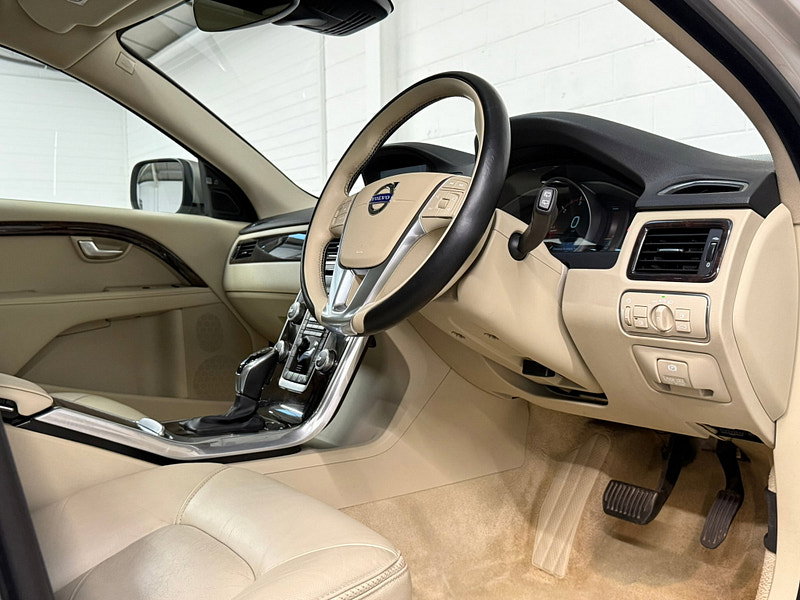 Volvo XC70 2.0 D4 SE Nav Estate 5dr Diesel Geartronic Euro 6 (s/s) (181 ps)
