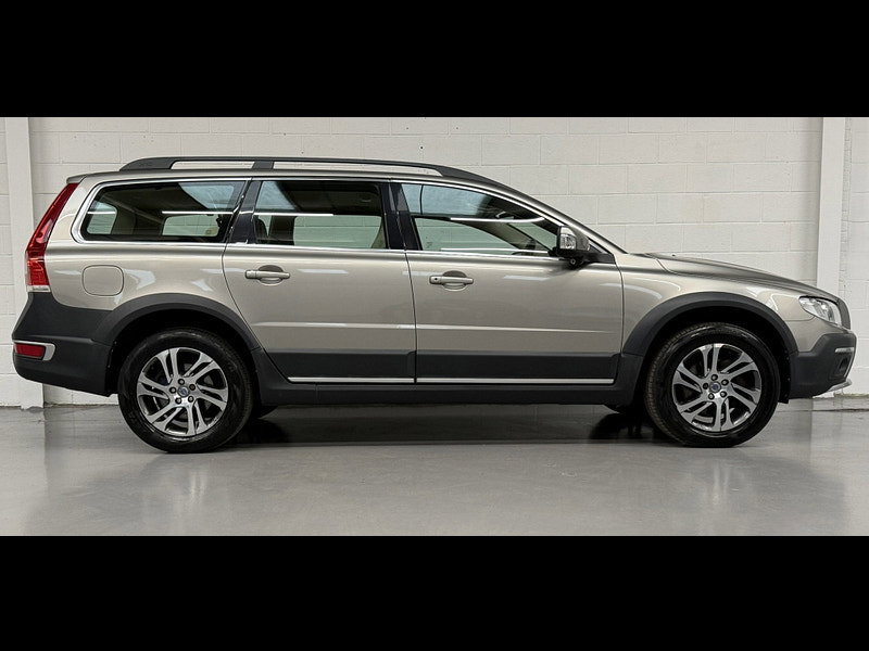 Volvo XC70 2.0 D4 SE Nav Estate 5dr Diesel Geartronic Euro 6 (s/s) (181 ps)
