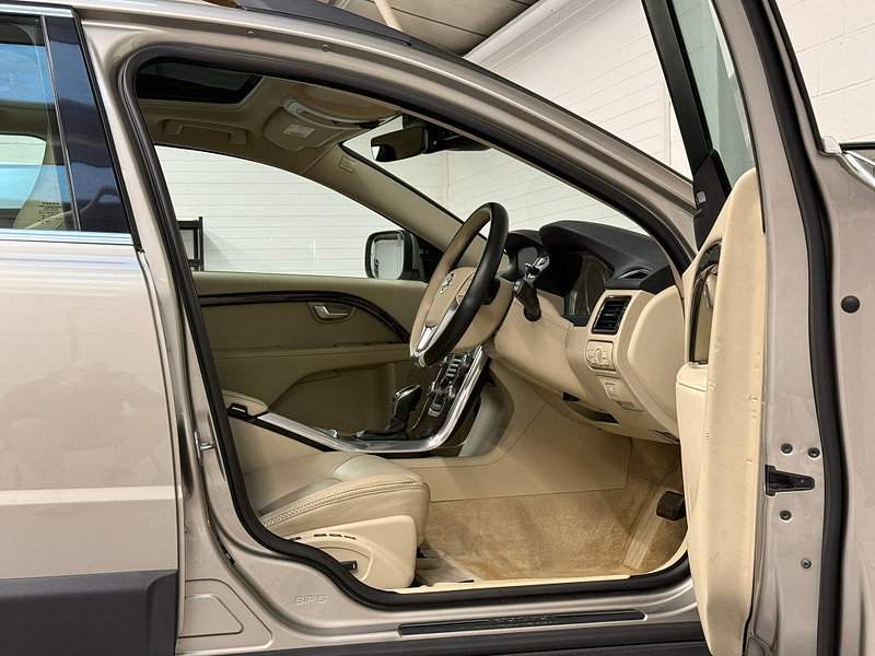 Volvo XC70 2.0 D4 SE Nav Estate 5dr Diesel Geartronic Euro 6 (s/s) (181 ps)