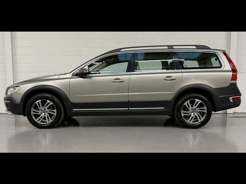 Volvo XC70 2.0 D4 SE Nav Estate 5dr Diesel Geartronic Euro 6 (s/s) (181 ps)