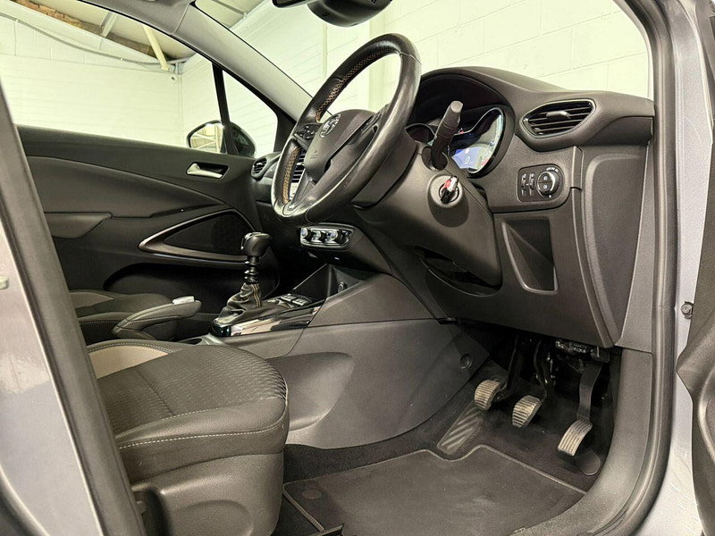 Vauxhall Crossland X 1.6 Turbo D Elite Nav SUV 5dr Diesel Manual Euro 6 (s/s) (120 ps) 2 TONE ROOF, ALLOYS, NAVIGATION