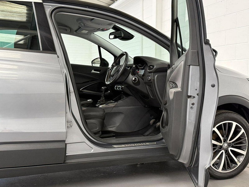 Vauxhall Crossland X 1.6 Turbo D Elite Nav SUV 5dr Diesel Manual Euro 6 (s/s) (120 ps) 2 TONE ROOF, ALLOYS, NAVIGATION