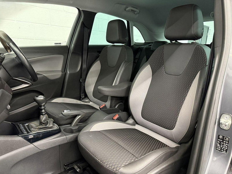 Vauxhall Crossland X 1.6 Turbo D Elite Nav SUV 5dr Diesel Manual Euro 6 (s/s) (120 ps) 2 TONE ROOF, ALLOYS, NAVIGATION