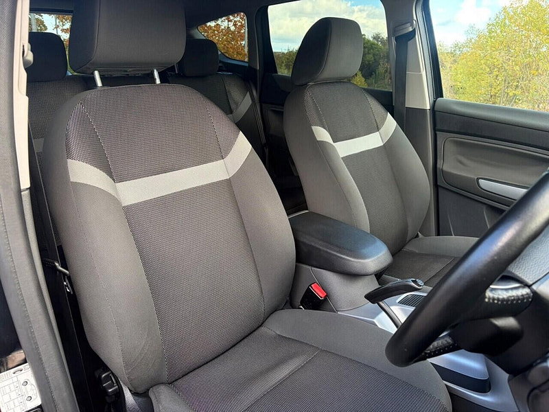 Ford Kuga 2.0 TDCi Zetec SUV 5dr Diesel Manual 2WD Euro 5 (140 ps)
