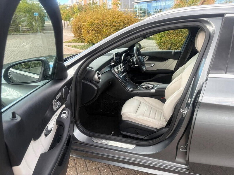 Mercedes-Benz C Class 2.1 C220d AMG Line (Premium) Estate 5dr Diesel G-Tronic+ Euro 6 (s/s) (170 ps)