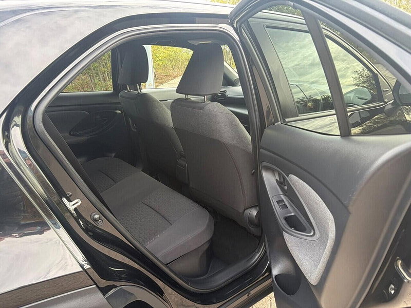 Toyota Yaris Cross 1.5 VVT-h Design SUV 5dr Petrol Hybrid E-CVT Euro 6 (s/s) (116 ps)