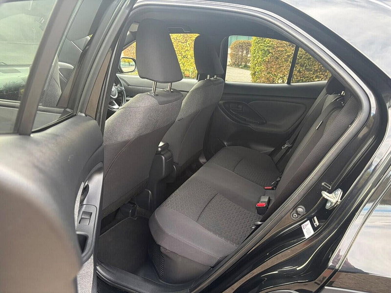 Toyota Yaris Cross 1.5 VVT-h Design SUV 5dr Petrol Hybrid E-CVT Euro 6 (s/s) (116 ps)