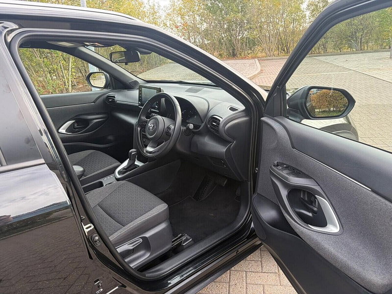 Toyota Yaris Cross 1.5 VVT-h Design SUV 5dr Petrol Hybrid E-CVT Euro 6 (s/s) (116 ps)