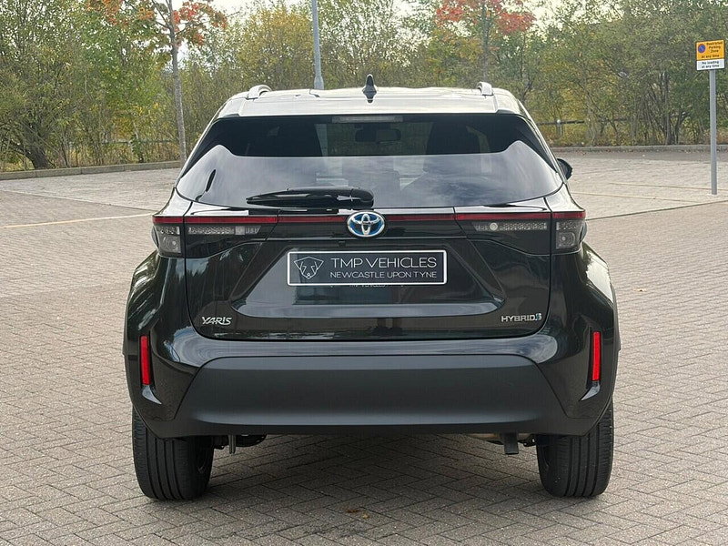 Toyota Yaris Cross 1.5 VVT-h Design SUV 5dr Petrol Hybrid E-CVT Euro 6 (s/s) (116 ps)