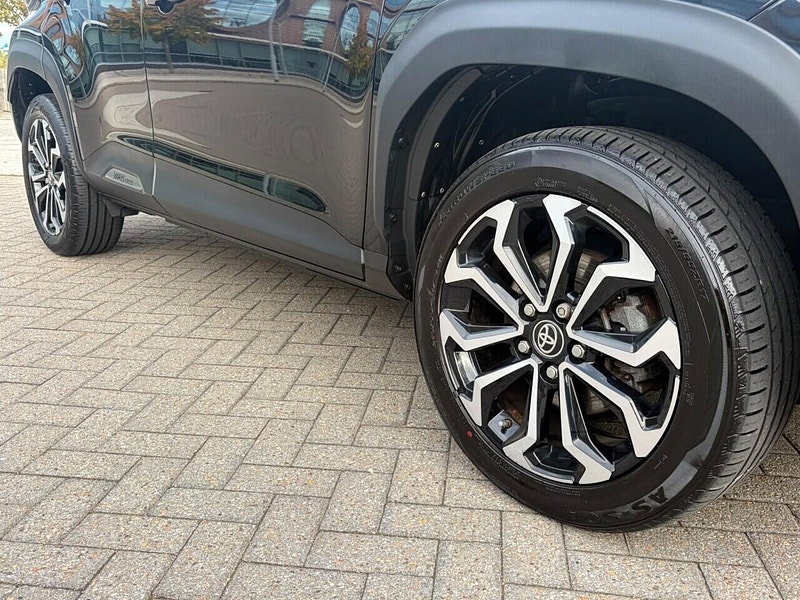 Toyota Yaris Cross 1.5 VVT-h Design SUV 5dr Petrol Hybrid E-CVT Euro 6 (s/s) (116 ps)